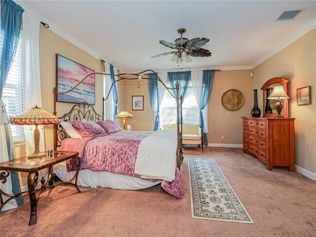 Building Photo - 5873 Pine Ridge Cir