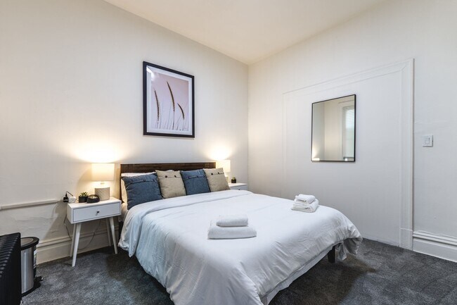 Building Photo - 4913 Yew St