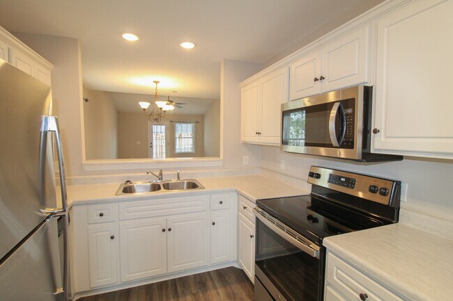 Building Photo - 432 Andover Dr