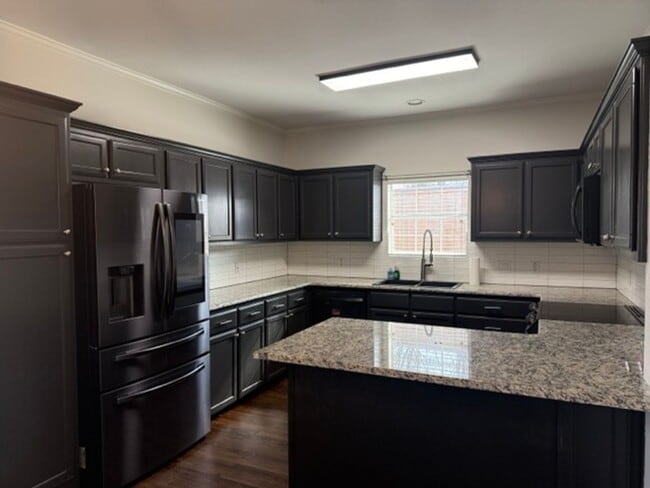 Building Photo - Rare Baylor Bubble Rental | Walk to Campus | 4 Bed / 3 Bath