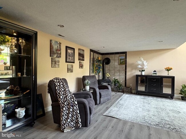 Building Photo - 803 Scott Cir