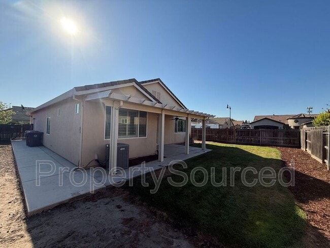 Building Photo - 2223 Ravenbrook Ln