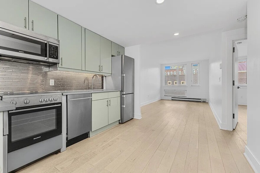 Building Photo - 531 W 159th St