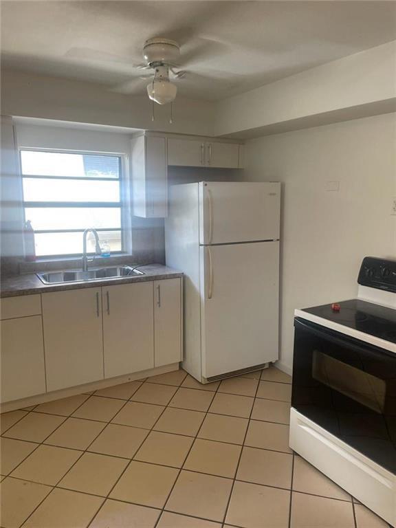 Building Photo - 1201 S 19th Ave