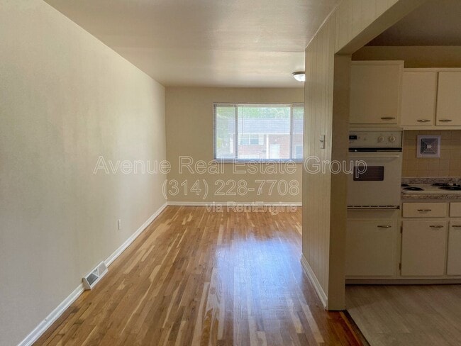 Building Photo - 4081 Esseldale Dr