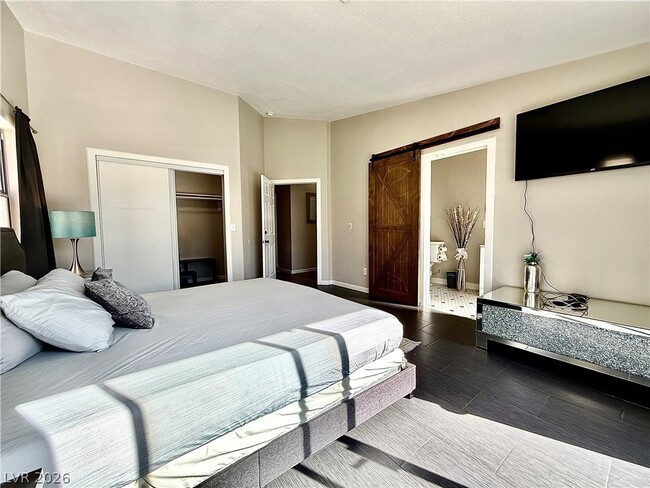 Building Photo - 2033 Riderwood Ave