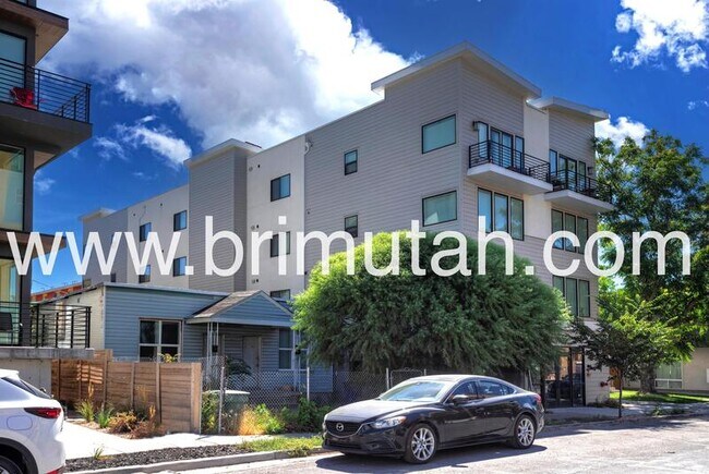 Building Photo - 945 S Washington St