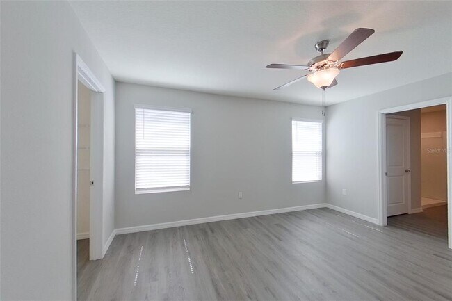 Building Photo - 8602 SW 43rd Ter