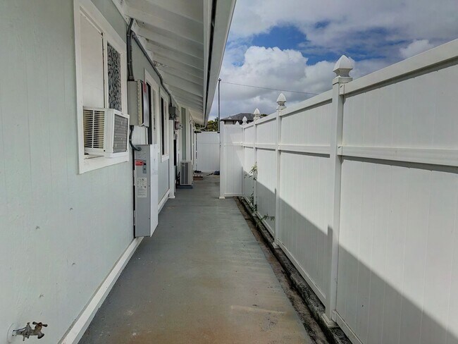 Building Photo - Mililani Town Living with PV, Tesla Batteries & EV Charger