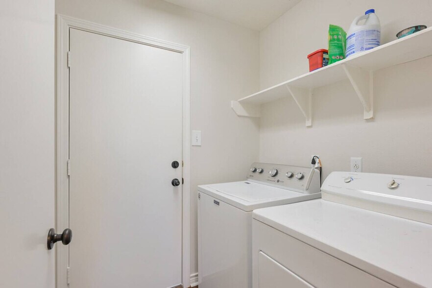 Building Photo - 1708 Beaver Pond Ct