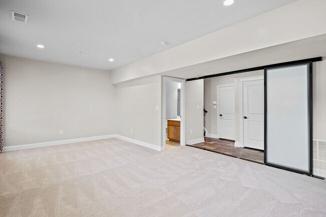 Building Photo - 2542 Cherry Tree Rd