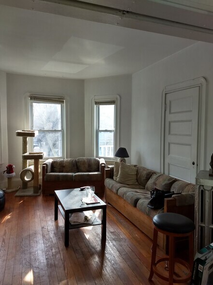 Building Photo - 42 Holyoke Rd
