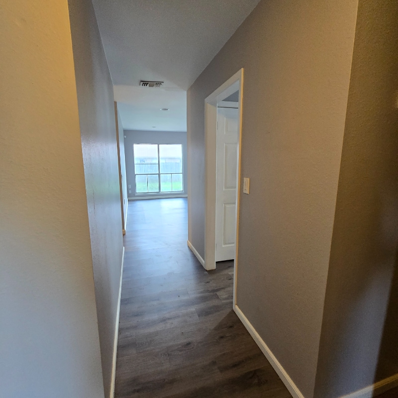 Building Photo - 9450 Bowen Dr