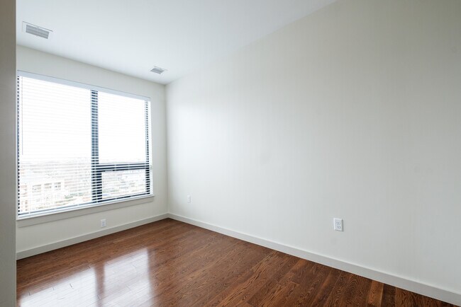 Building Photo - 455 Harvard St