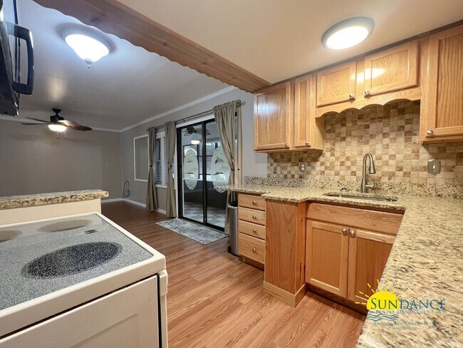 Building Photo - Stunning Spanish Villas Condo in Fort Walton Beach!