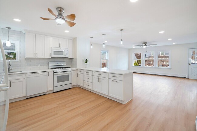 Building Photo - 39 Marley Ave