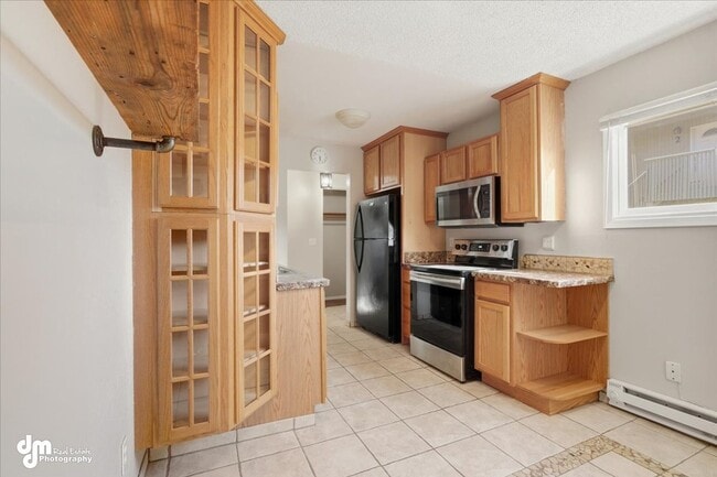 Building Photo - Charming 2BD/1BA Condo