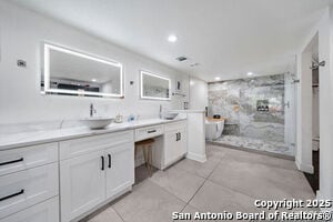 Building Photo - 767 E Myrtle St