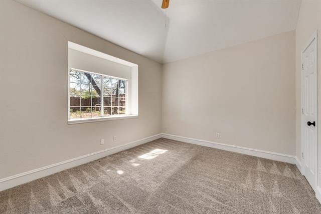 Building Photo - 608 Hawthorn Cir