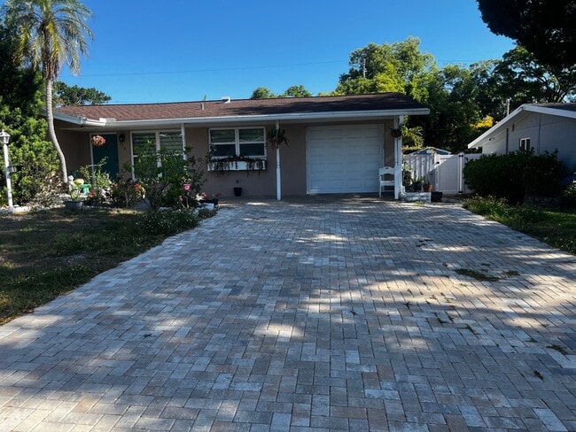 Building Photo - 310 15th Ave SW