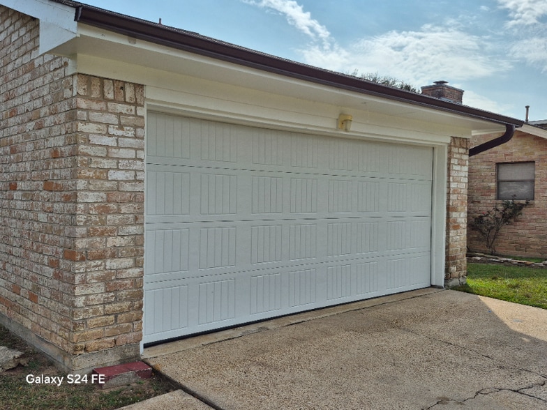 Building Photo - 9814 Sageroyal Ln