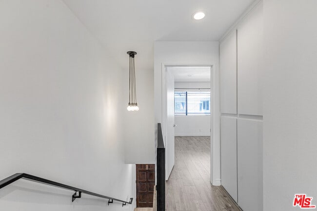 Building Photo - 12358 Moorpark St