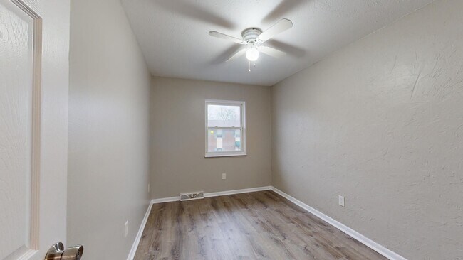 Building Photo - 630 Abbe Rd S
