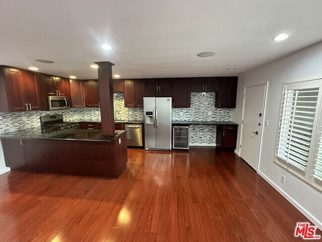 Primary Photo - 2721 2nd St