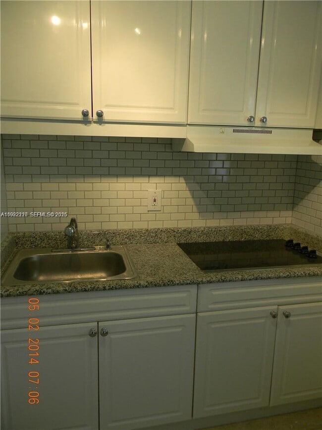 Building Photo - 16508 NE 26th Ave