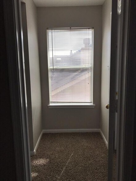 Building Photo - 16306 Soaring Eagle Dr