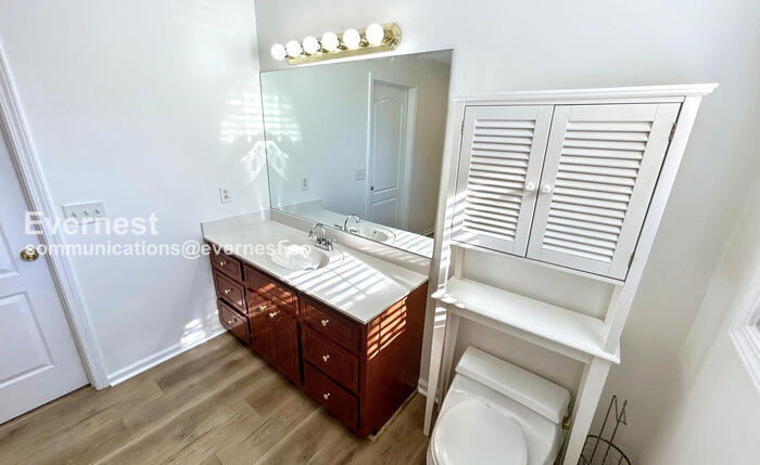 Building Photo - 720 William Howard Pl