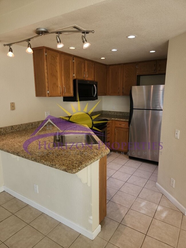 Building Photo - 1 Bed 1 Bath with bonus loft 724 sq ft. Condo