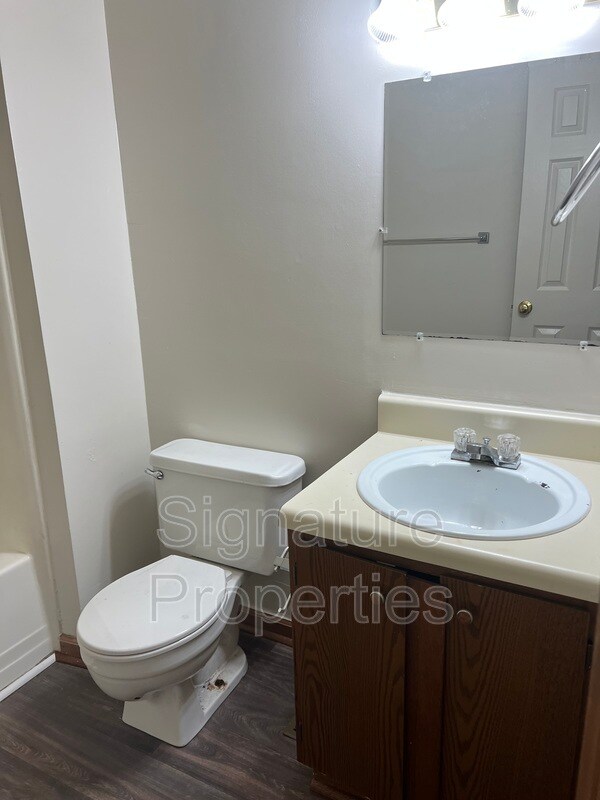 Building Photo - 83 Tinkerview Dr