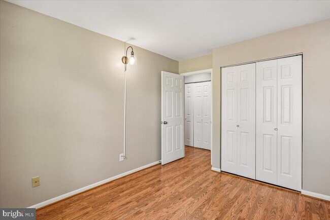 Building Photo - 3 Cinzano Ct