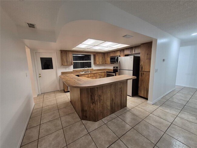 Building Photo - 2924 Ripplewood Dr