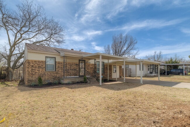 Building Photo - 2416 NW 40th St