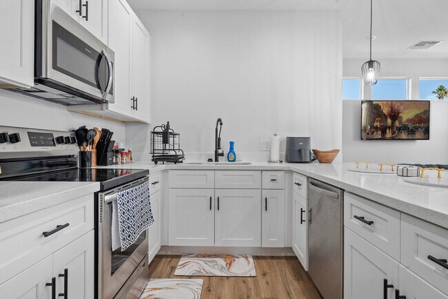 Building Photo - 3757 E Van Buren St