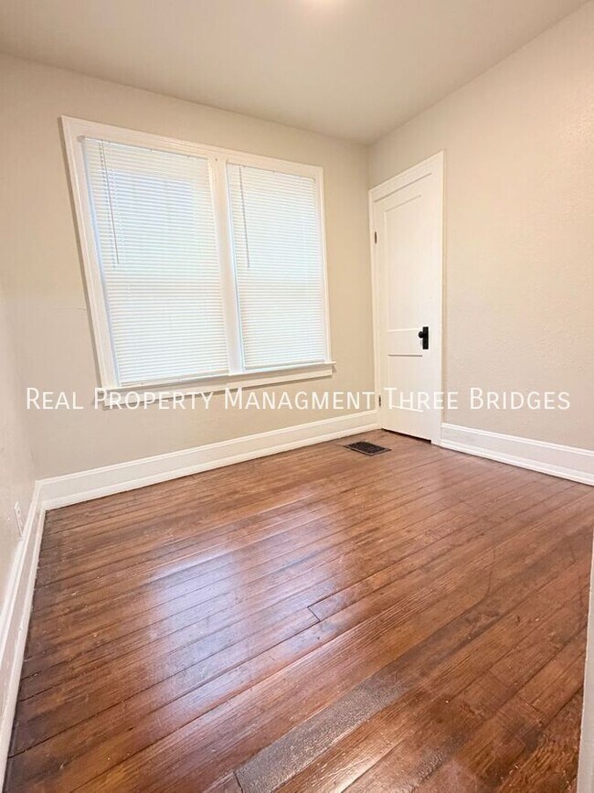 Building Photo - 5533 Grace Ave