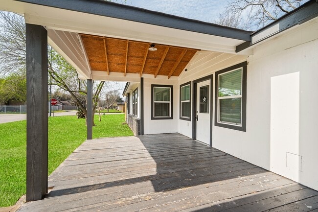 Building Photo - 2222 Peppermill Rd