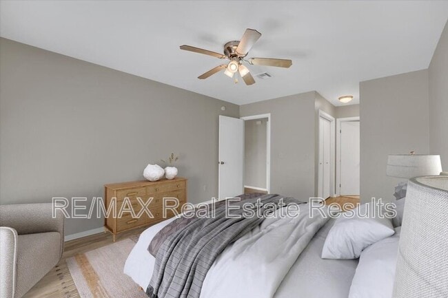 Building Photo - 5 Yates Ln