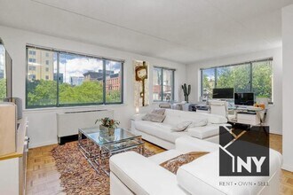 Building Photo - 3 bedroom in New York NY 10014