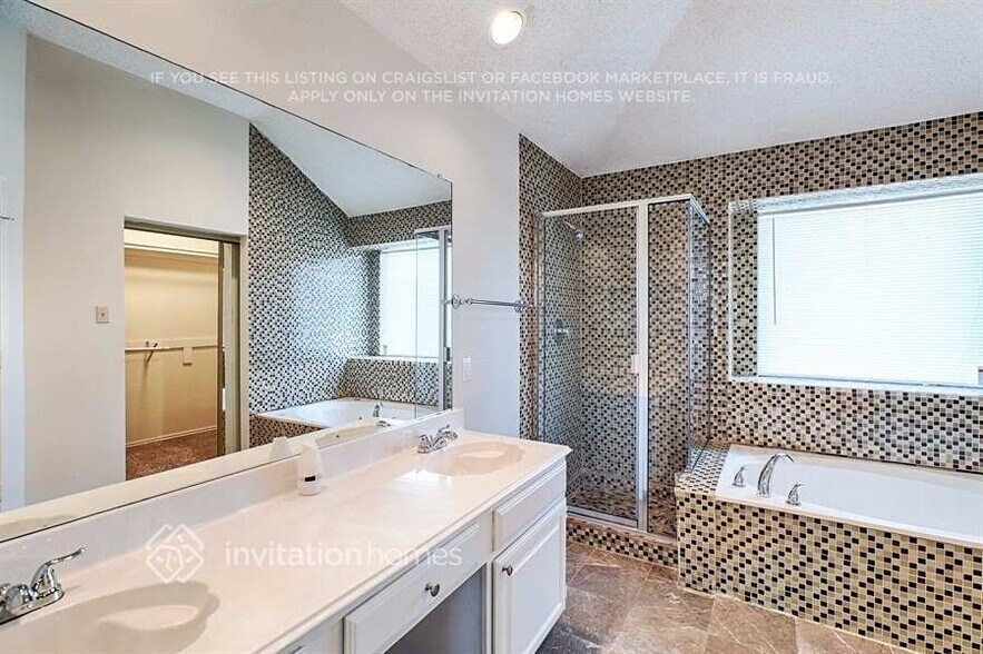 Building Photo - 727 Autumn Oaks Dr