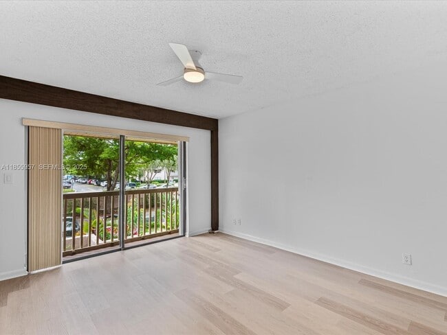 Building Photo - 203 Bonnie Brae Way