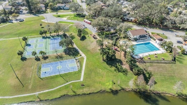 Building Photo - 14631 Lake Forest Dr