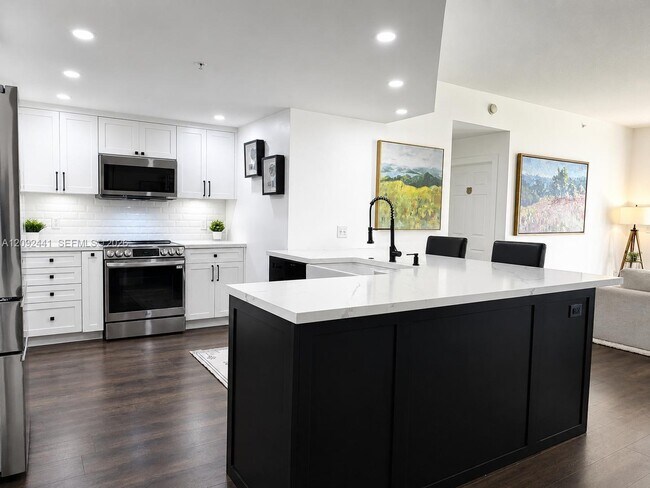 Building Photo - 8390 SW 72nd Ave