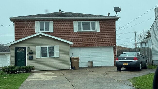 Building Photo - 155 Evergreen Pl