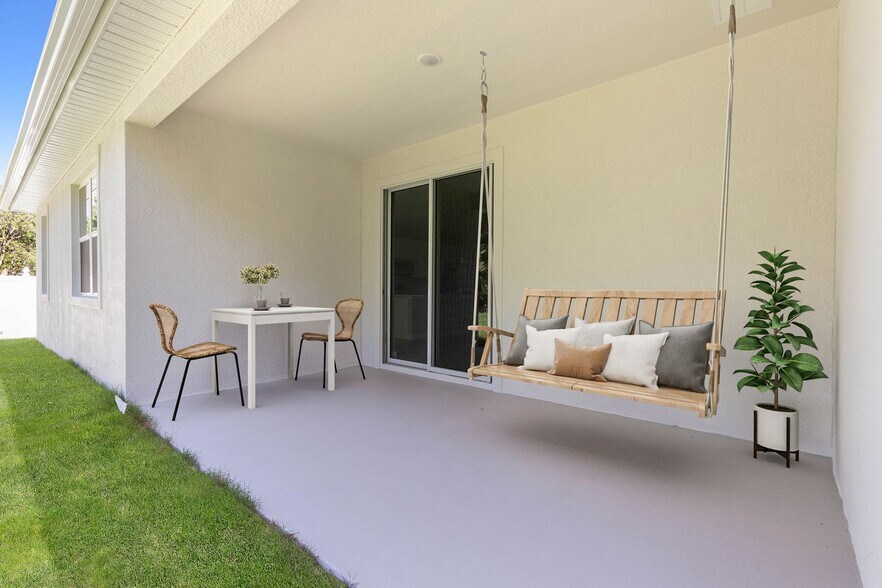 Building Photo - 13 SW 34th Pl