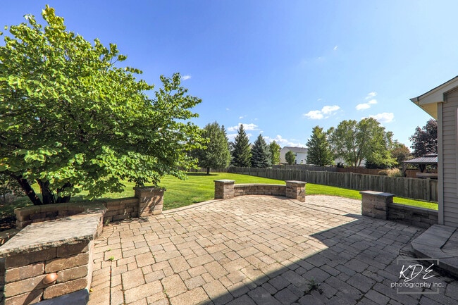 Building Photo - 2612 Lundquist Dr