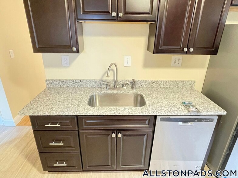 Building Photo - 34 Pratt St