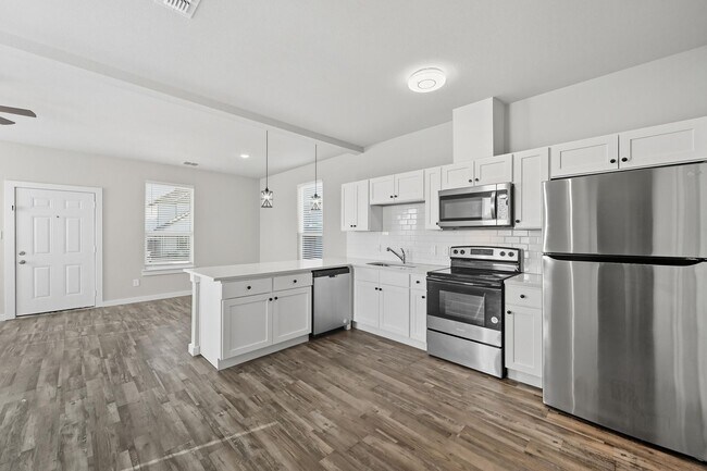 Building Photo - 3413 Valley Vista Dr